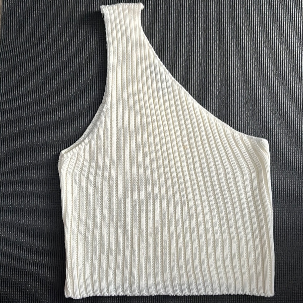 One shoulder knitted crop top